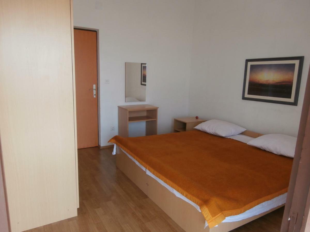 Jure Erceg Apartment Starigrad Paklenica Exteriör bild